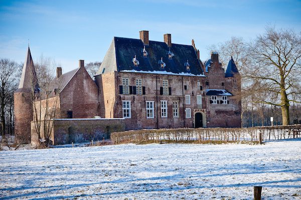 Kasteel in de sneeuw