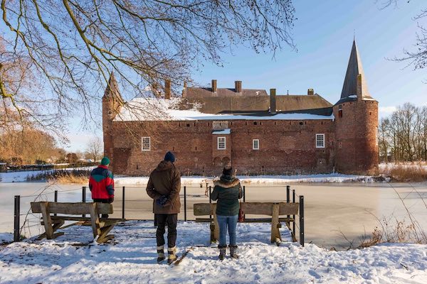 Kasteel Hernen: Het kasteel in de winter