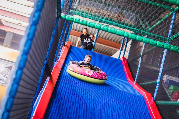 FunZone Delft: Glijden op banden