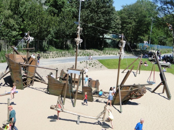 Speeltuin piratenboot