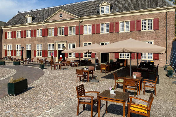 Het terras bij Slot Zeist