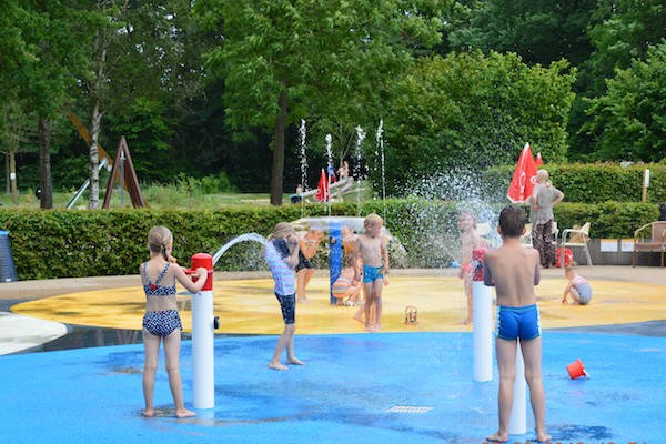 Waterspeeltuin met verwarmd water