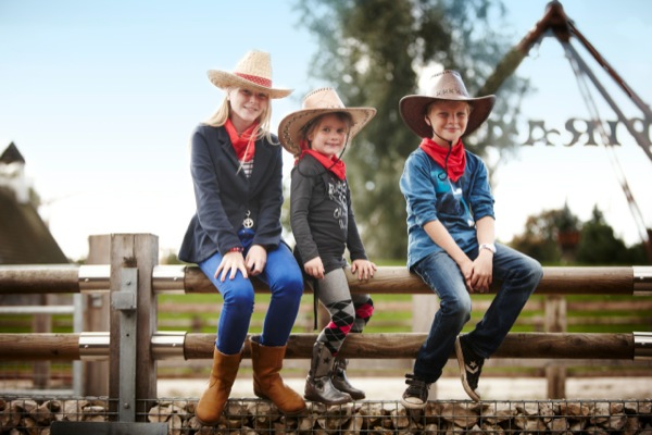 Kinderen als stoere cowboys