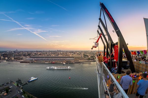 Europa’s hoogste schommel op het sky deck