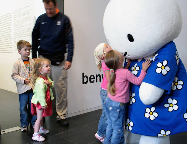 Knuffelen met Nijntje in het Nijntje Museum