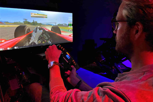 Immersive Virtual Reality Experience: Een bocht maken tijdens het gamen