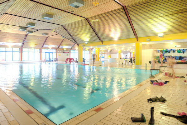 Zwembad de Brink: Sportief en recreatief genieten