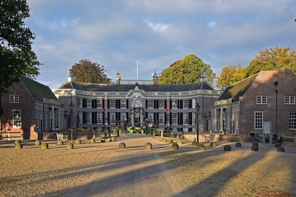 Kasteel Groeneveld: Voorzijde buitenhuis