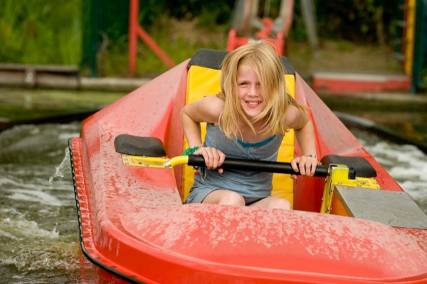 Plonsen in een snelle boot