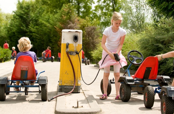 Skelteren in de verkeerstuin van Plaswijckpark