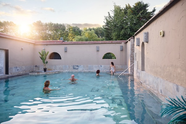 Buitenbad bij Wellnessresort Elysium