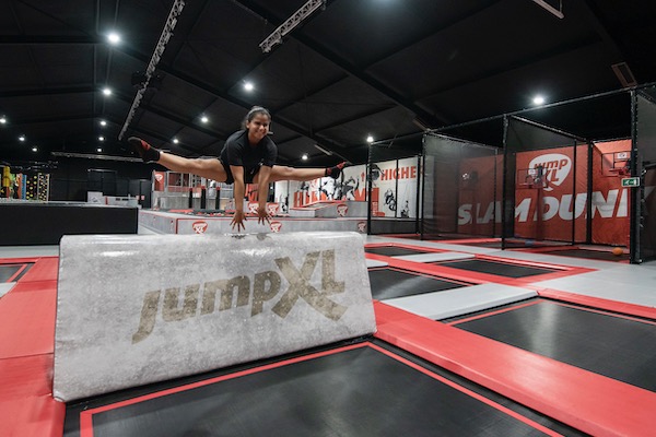 Jump XL Hengelo: Stunten op de trampolines