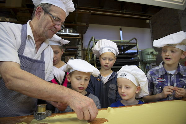 Bakkerijmuseum De Oude Bakkerij: Zelf koekjes maken