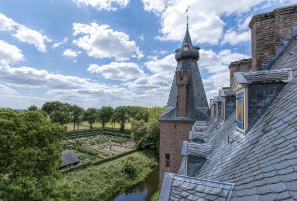 Het kasteel vanaf het dak