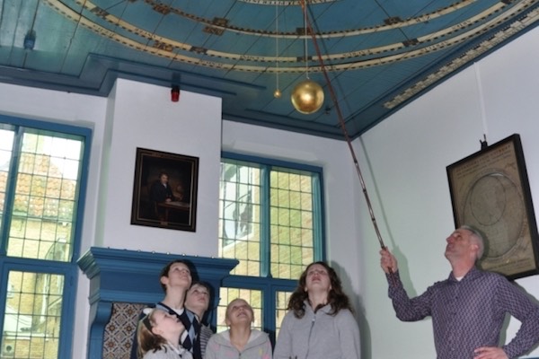 Eise Eisinga Planetarium: Uitleg in de Planetenkamer