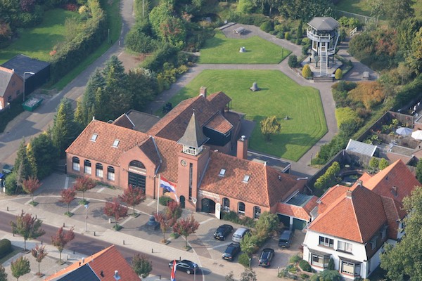 Luchtfoto van het museum