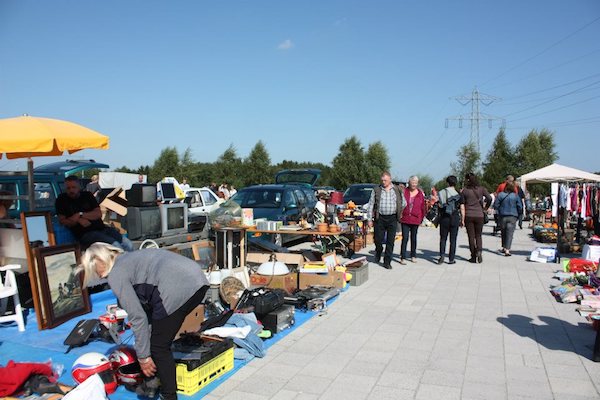 Kofferbak verkoop Budel: Er is van alles te vinden op deze tweedehandsmarkt