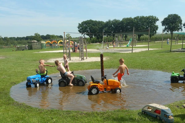 Lekker buitenspelen tijdens de warme zomerdagen