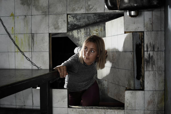 Prison Island Middelburg: Meisje komt door gat in de muur
