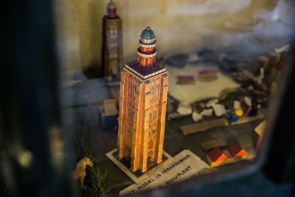 Polderhuis Museum Westkapelle: Vuurtoren in miniatuurversie is te bewonderen in het museum