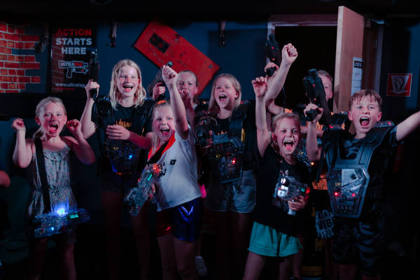 Fun Center Amstelveen: Kinderen gaan lasergamen