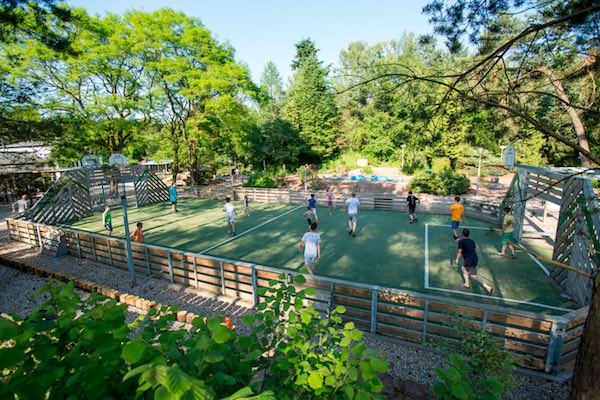 Sporten in de voetbalkooi