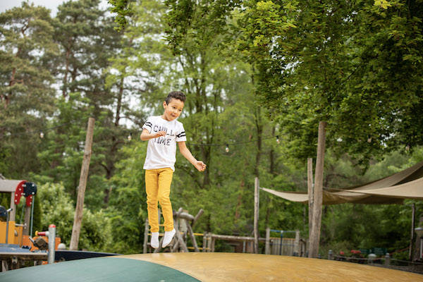 Air trampoline