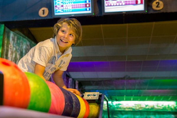 Gooi een strike op de bowlingbaan