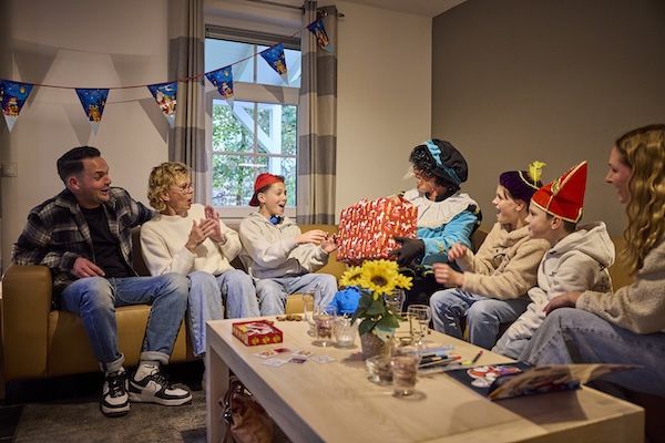 Vier Sinterklaas op de Leistert