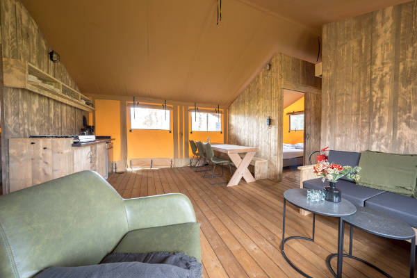 Vakantiepark Finspark Herikerberg: Luxury Lodge binnenkant