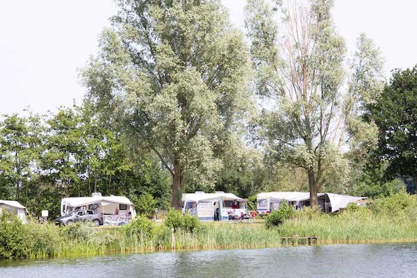 Molecaten Camping De Agnietenberg: Kamperen aan het water