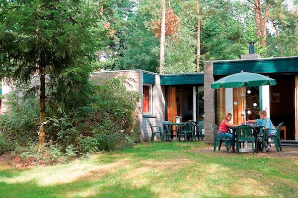 Spelletjes spelen in de tuin