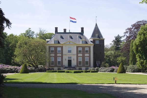 Huis Verwolde met vlag aanzicht