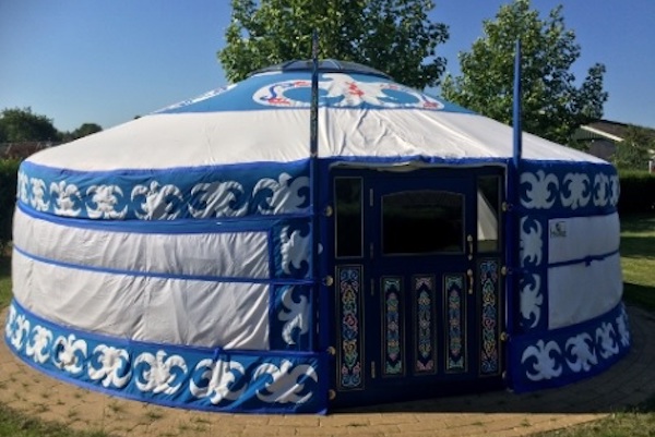 Jan Klaassen Dromenland Kindercamping: Yurt buiten
