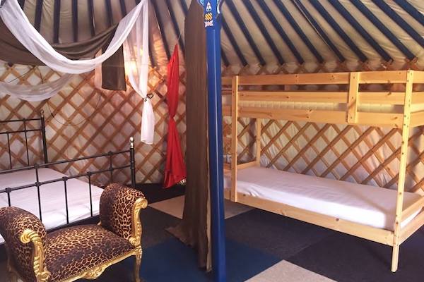 Yurt binnen