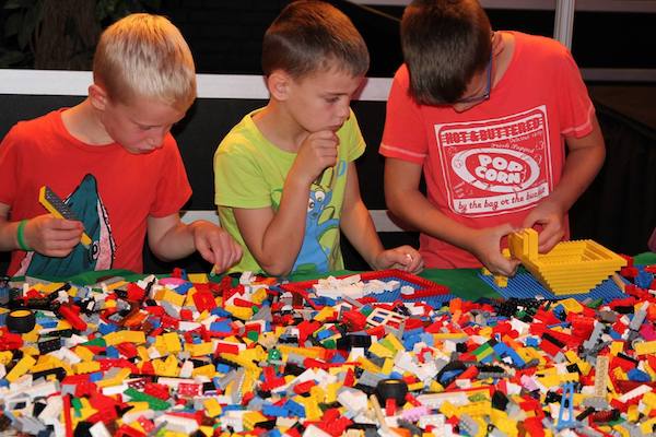 Bouwblokjes Hardenberg: LEGO Bouwhoeken waar je zelf kan bouwen