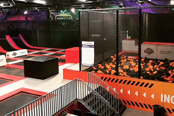 Leef je uit in het trampolinepark