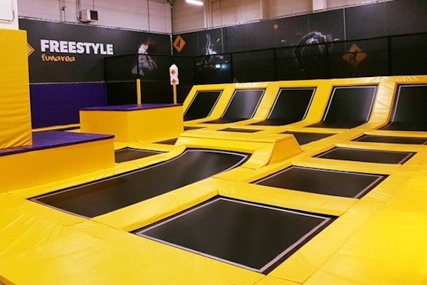 Jumpsquare Gouda: Jumpen van trampoline naar trampoline