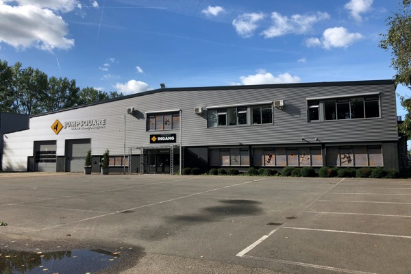 Jumpsquare Baarn: Voorzijde
