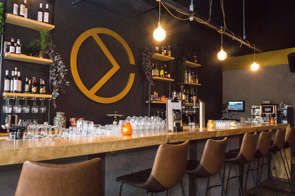 The Circle Veenendaal: Neem wat te drinken bij de bar