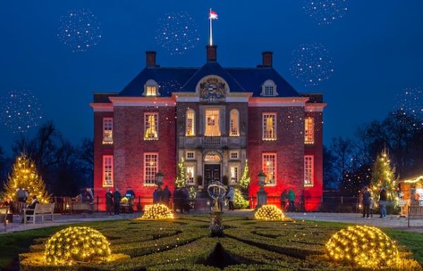 Kasteel Middachten: Veel lichtjes tijdens kerst op Middachten