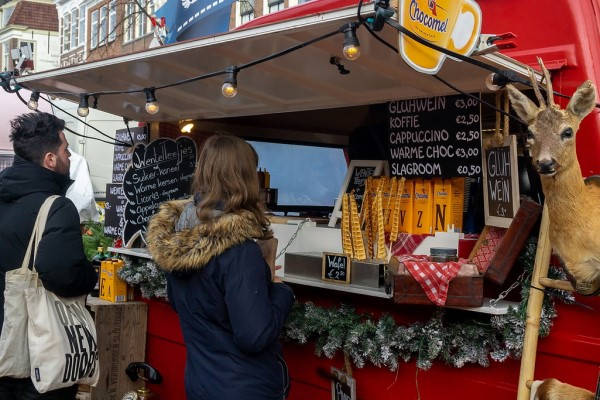 Nostalgische Kerstmarkt: Lekker warme chocomelk drinken