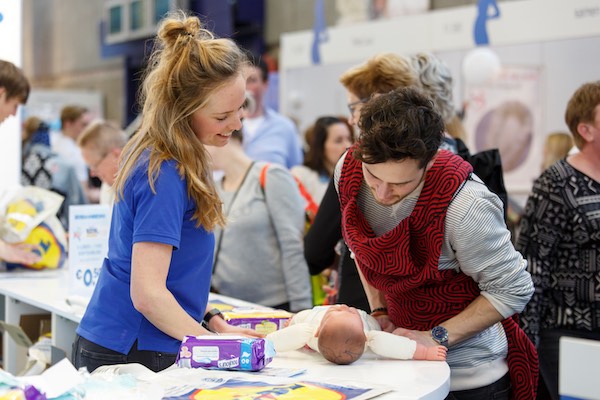 Negenmaandenbeurs: Baby verzorgen