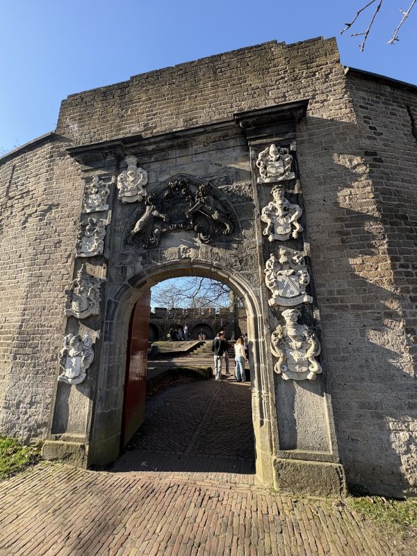 Toegang tot de Burcht