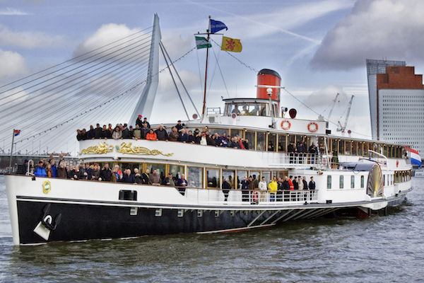 Raderstoomboot De Majesteit in Rotterdam