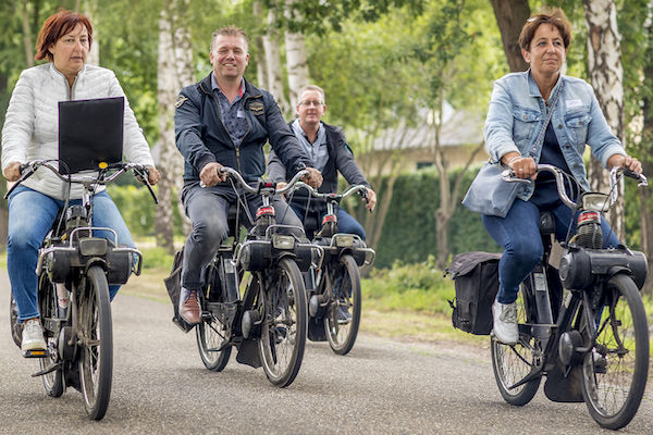 Solex en E-Chopper Rijden Rofra: Met een klassieke solex snor je door stad en land