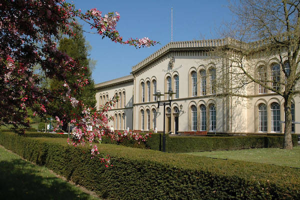 Museum Bronbeek: Hoofdgebouw