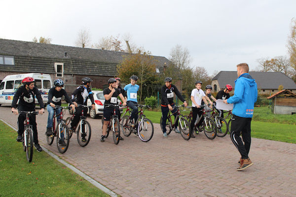 De omgeving verkennen op de mountainbike