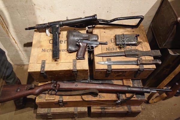 Atlantikwall Museum Scheveningen: Oude Duitse wapens