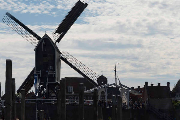 De molen langs het water